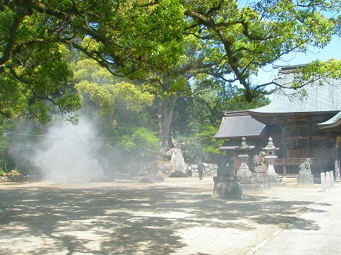 川上神社落ち葉たき!